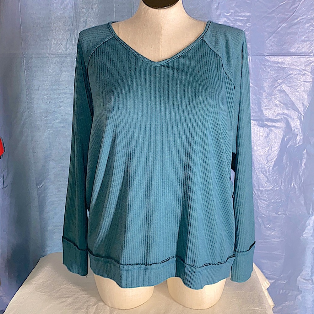 L & B Lucky & Blessed Women's Plus Size 2 XL Great Condition Comfortable Stylish